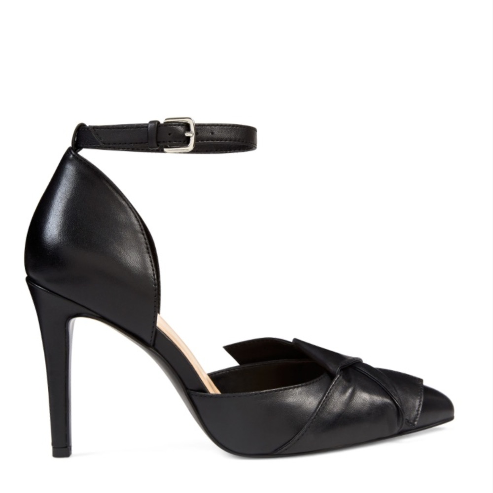 SALE! Nine West black heels NIB